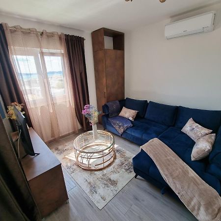 Booking Beautifull Studio Apartment Bell With Balcony And Sea View In Zara Esterno foto
