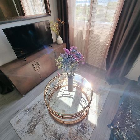 Booking Beautifull Studio Apartment Bell With Balcony And Sea View In Zara Esterno foto