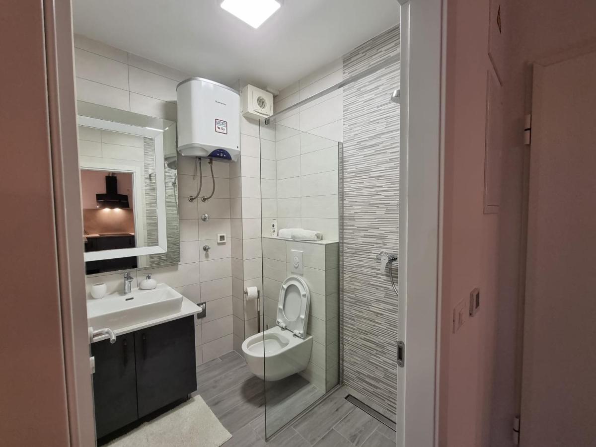 Booking Beautifull Studio Apartment Bell With Balcony And Sea View In Zara Esterno foto