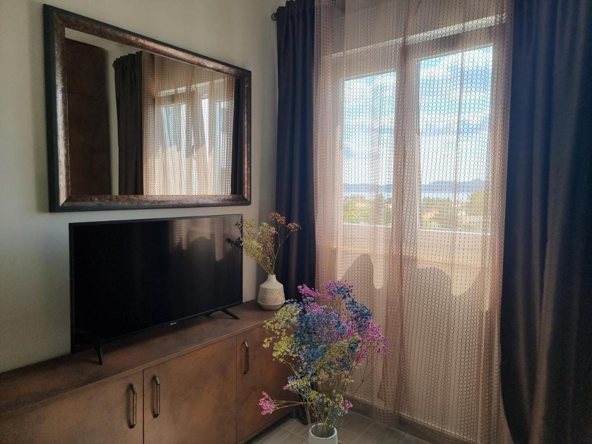 Booking Beautifull Studio Apartment Bell With Balcony And Sea View In Zara Esterno foto