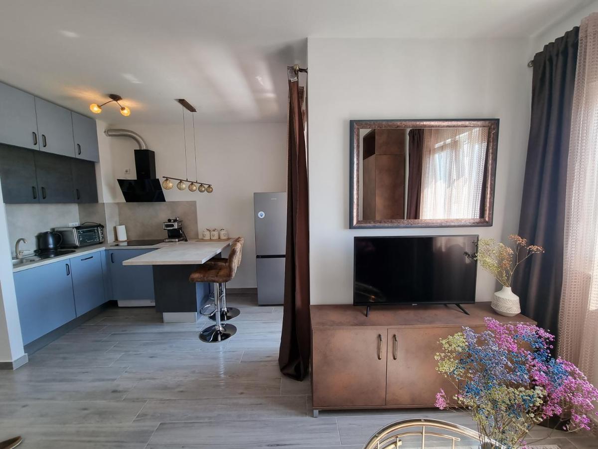 Booking Beautifull Studio Apartment Bell With Balcony And Sea View In Zara Esterno foto